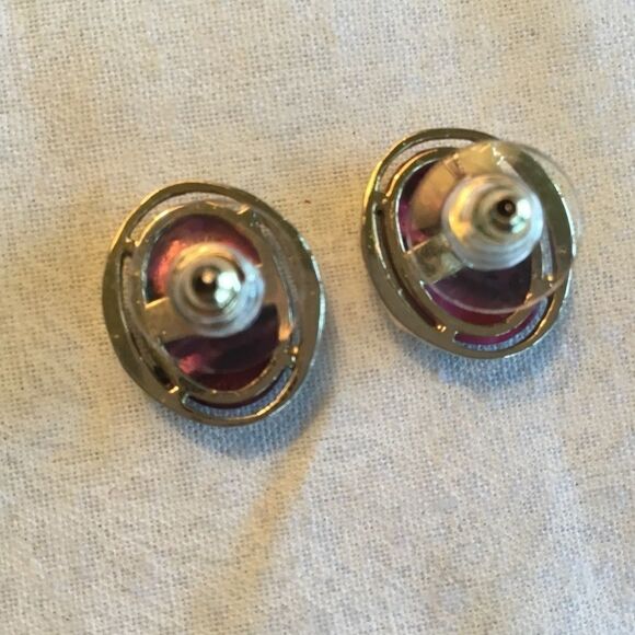 $10 ea or 3/$20 Goldtone Pink Shell Earrings - Picture 7 of 9
